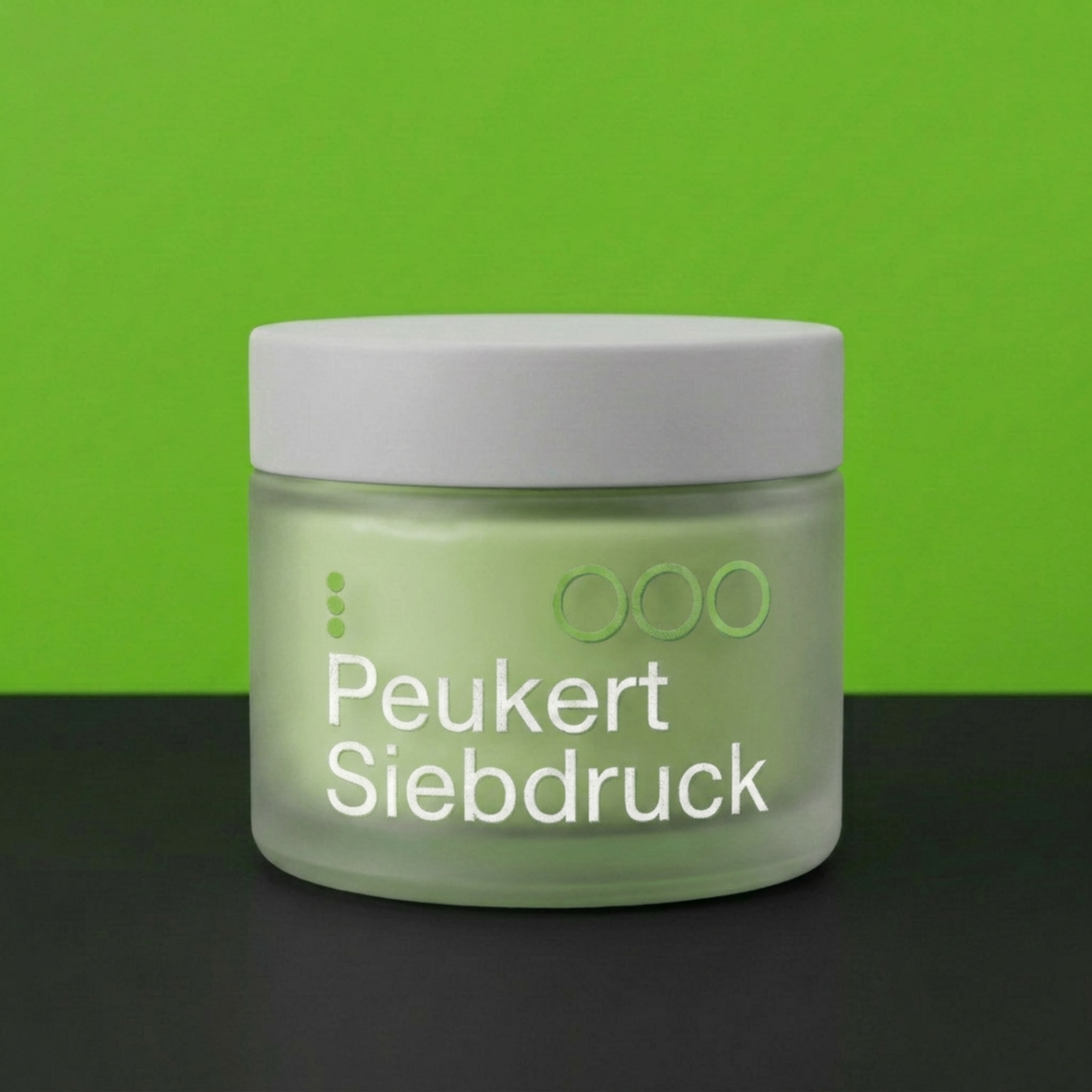 Satinierter Glastiegel mit Peukert-Siebdruck-Logo